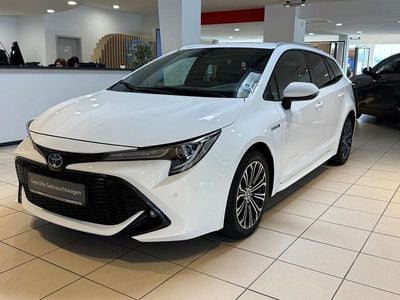 Gebraucht Toyota Corolla Team 184 PS (135 kW) 2021 Schneeweiß Kombi