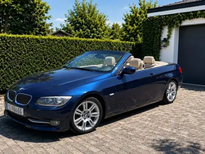 Gebraucht BMW 330 Cabriolet Sport Line 245 PS (180 kW) 2010 Blau Cabrio