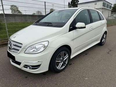 Usata Mercedes B180 116 CV (85 kW) 2010 Bianco Monovolume