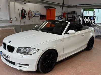 Gebraucht BMW 120 Cabriolet Sport Line 170 PS (125 kW) 2008 Weiß Cabrio