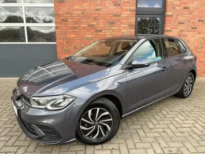Usata VW Polo Life 95 CV (69 kW) 2022 Grigio Utilitaria