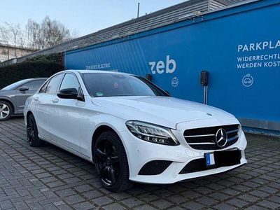Gebraucht Mercedes C220 Night 194 PS (142 kW) 2019 Weiß Limousine