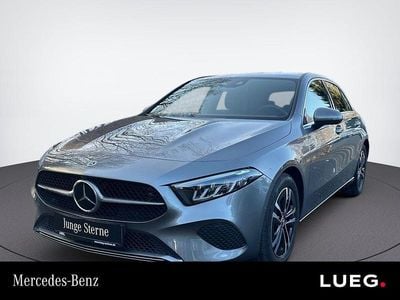 Gebraucht Mercedes A200 Progressive 163 PS (119 kW) 2023 Metalliclack mountaingrau Limousine
