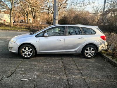 Gebraucht Opel Astra 110 PS (80 kW) 2011 Silber Kombi