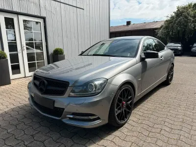 Gebraucht Mercedes C220 170 PS (125 kW) 2011 Grau Coupé