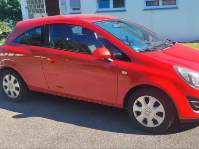 Gebraucht Opel Corsa Edition 69 PS (50 kW) 2014 Rot Kleinwagen