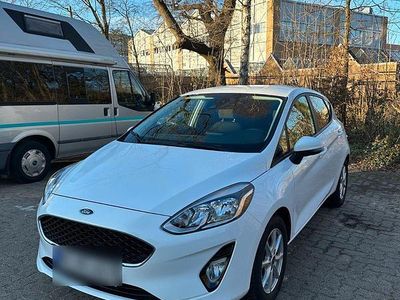 Gebraucht Ford Fiesta Cool & Connect 71 PS (52 kW) 2017 Weiß Kleinwagen
