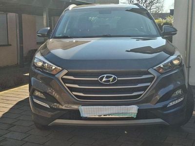 Gebraucht Hyundai Tucson 132 PS (97 kW) 2017 Grau SUV