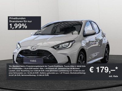 Neu Toyota Yaris Hybrid Comfort 116 PS (85 kW) 2025 Weiß Limousine