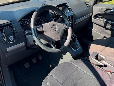 Usata Opel Zafira 140 CV (102 kW) 2013 Nero Monovolume