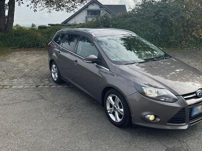 Gebraucht Ford Focus 125 PS (91 kW) 2012 Grau Kombi