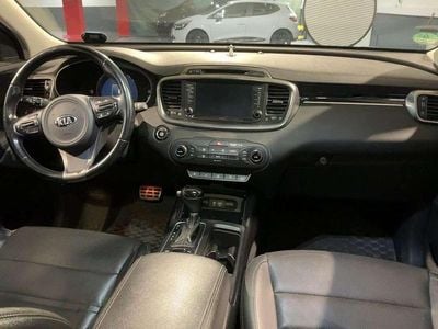 Grau Gebraucht 2015 Kia Sorento Platinum Edition SUV | 16.900 € (Fairer Preis)