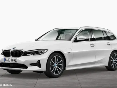 Używany BMW 330e Sport Line 292 KM (214 kW) 2022 Biały Kombi