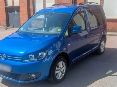 Gebraucht VW Caddy Comfortline 102 PS (75 kW) 2014 Blau Van / Kleinbus