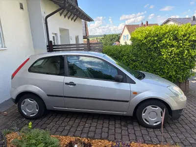 Gebraucht Ford Fiesta 60 PS (44 kW) 2003 Grau Kleinwagen