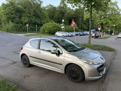 Gebraucht Peugeot 207 Filou 73 PS (53 kW) 2009 Limousine