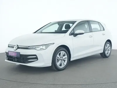 Gebraucht VW Golf VIII Life 116 PS (85 kW) 2024 Pure white Limousine