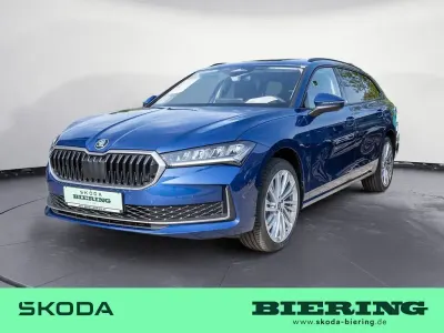 Neu Skoda Superb Selection 150 PS (110 kW) 2026 Blau Kombi