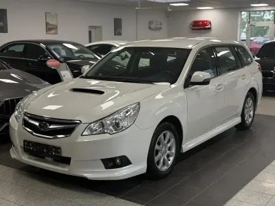 Käytetty Subaru Legacy Trend 150 HP (110 kW) 2013 Valkoinen Sedan