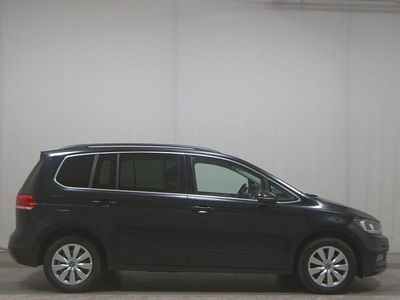 Schwarz Gebraucht 2021 VW Touran Comfortline Van / Kleinbus | 11.450 €