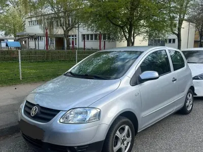 Używany VW Fox Refresh 54 KM (39 kW) 2009 Srebrny Hatchback