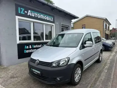 Gebraucht VW Caddy Team 75 PS (55 kW) 2015 Reflexsilber Van / Kleinbus