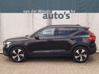 Begagnad Volvo XC40 R-Design 179 HK (131 kW) 2021 Svart SUV