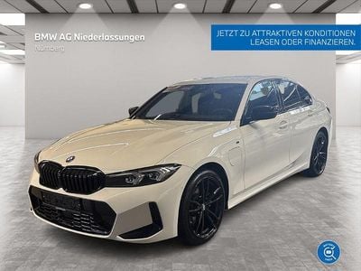 Gebraucht BMW 330e Sport Line 292 PS (214 kW) 2023 Weiß Limousine