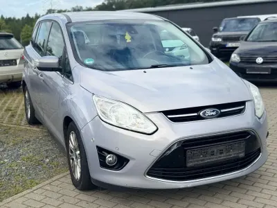 Gebraucht Ford Grand C-Max Titanium 140 PS (102 kW) 2013 Silber Van / Kleinbus