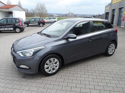 Gebraucht Hyundai i20 Classic 84 PS (61 kW) 2017 Grau Kleinwagen