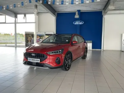Gebraucht Ford Focus 155 PS (114 kW) 2023 Fantastic red metallic rot Limousine