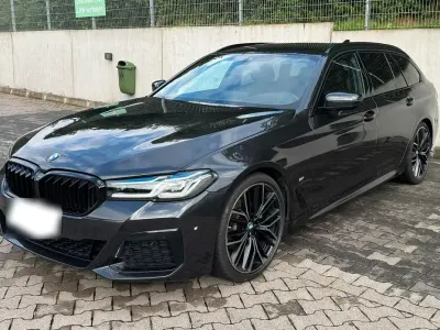 Gebraucht BMW 520 M Sport 190 PS (139 kW) 2021 Grau Kombi