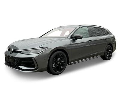 Diabasgrau metallic/grau Neu 2025 VW Passat R-line Kombi | 50.430 € (Guter Preis)