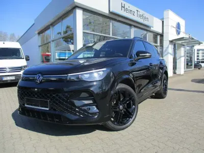 Gebraucht VW Tiguan R-line 150 PS (110 kW) 2025 Schwarz SUV