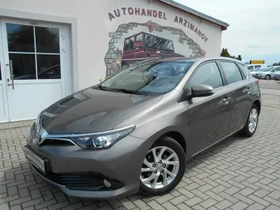 Brugt Toyota Auris Comfort 116 HK (85 kW) 2017 Grå Sedan