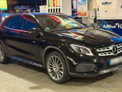 Gebraucht Mercedes GLA200 Style 156 PS (114 kW) 2019 Schwarz SUV
