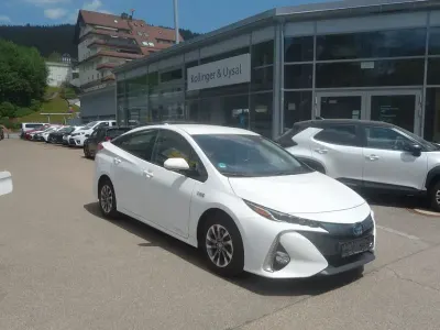 Gebraucht Toyota Prius Plug-in Hybrid Comfort 98 PS (72 kW) 2020 Weiß Kleinwagen