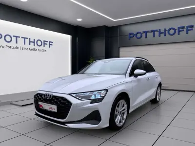 Second-hand Audi A3 Comfort 204 CP (150 kW) 2025 Alb Berlinǎ