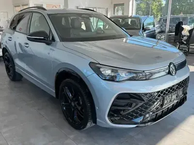 Gebraucht VW Tiguan R-line 265 PS (194 kW) 2024 Grau SUV