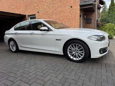 Weiß Gebraucht 2015 BMW 520 Luxury Line Limousine | 13.900 € (Fairer Preis)