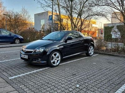 Schwarz Gebraucht 2004 Opel Tigra Cabrio | 2.500 € (Etwas zu teuer)