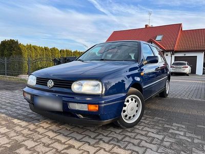 Usata VW Golf III 90 CV (66 kW) 1996 Blu Utilitaria