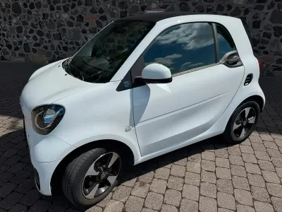 Używany Smart ForTwo Coupé 60 kW (82 KM) 2023 Biały Hatchback