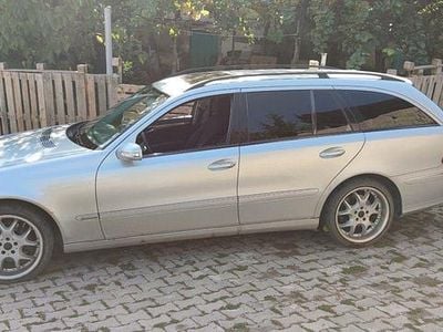 Mercedes E320