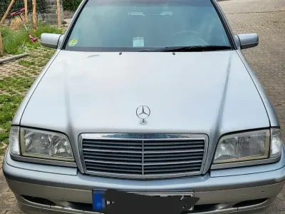 Gebraucht Mercedes 200 102 PS (75 kW) 2000 Grau Kombi
