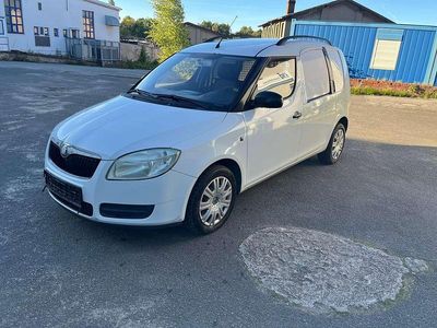 Candyweiss Gebraucht 2007 Skoda Roomster Van / Kleinbus | 2.650 € (Teuer)