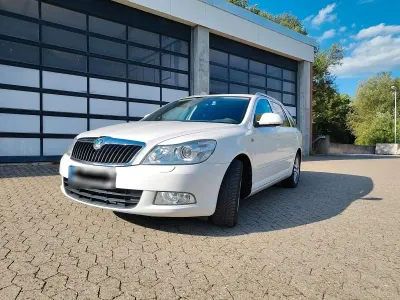 Gebraucht Skoda Octavia 140 PS (102 kW) 2012 Weiß Kombi