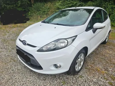 Gebraucht Ford Fiesta Champions Edition 60 PS (44 kW) 2012 Weiß Limousine