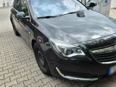 Używany Opel Insignia Sport 170 KM (125 kW) 2016 Czarny Kombi