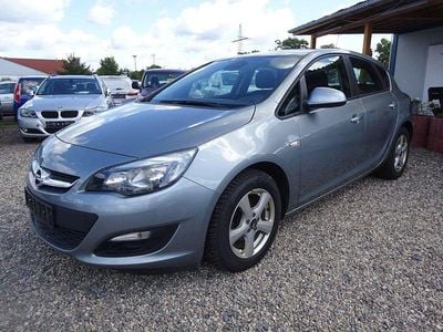Grau Gebraucht 2013 Opel Astra Edition Limousine | 5.200 € (Guter Preis)